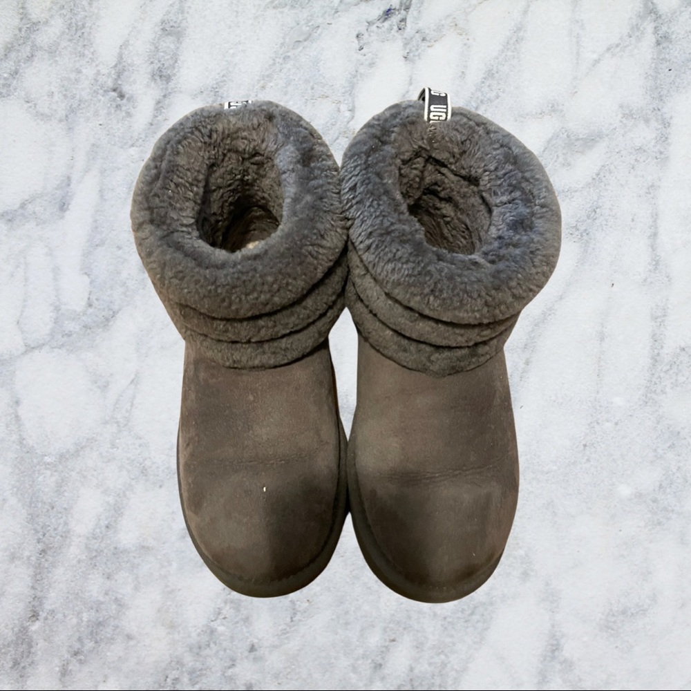 Chic Grey Ugg